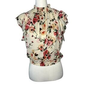 Discreet Juniors Large Floral Short Sleeve Top